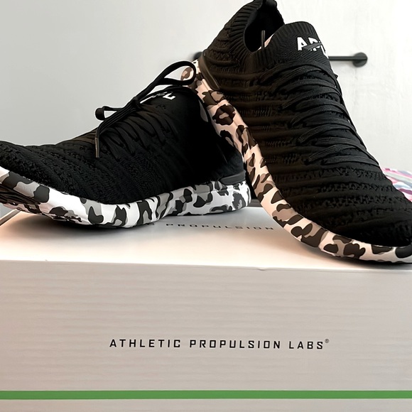 APL Shoes - Athletic Propulsion Labs (APL) Womens Black/White/Leopard Sneakers size 8.5 US